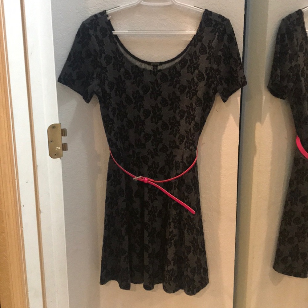 Wide neck midi dress with included pink belt